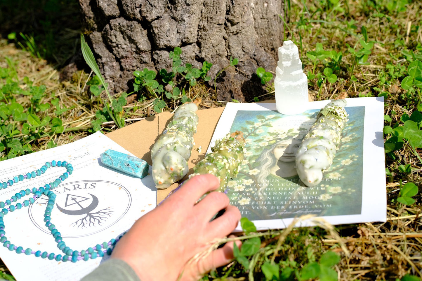 LUNARIS · Neuausrichtung deiner Kraft (Ritualkerze in weiss/grün)