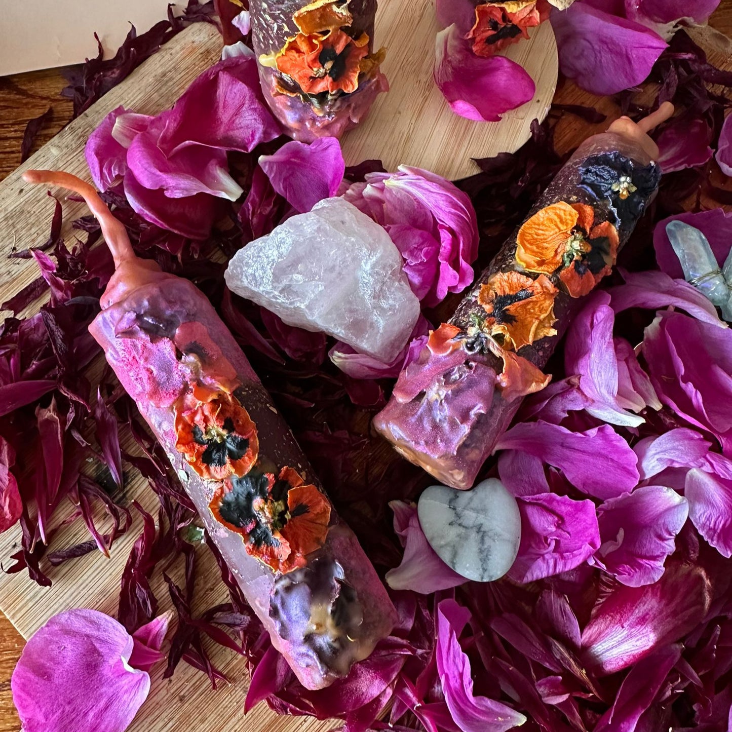 VIOLA – Kerze für dein inneres Kind (Ritualkerze Violet/Rosa)