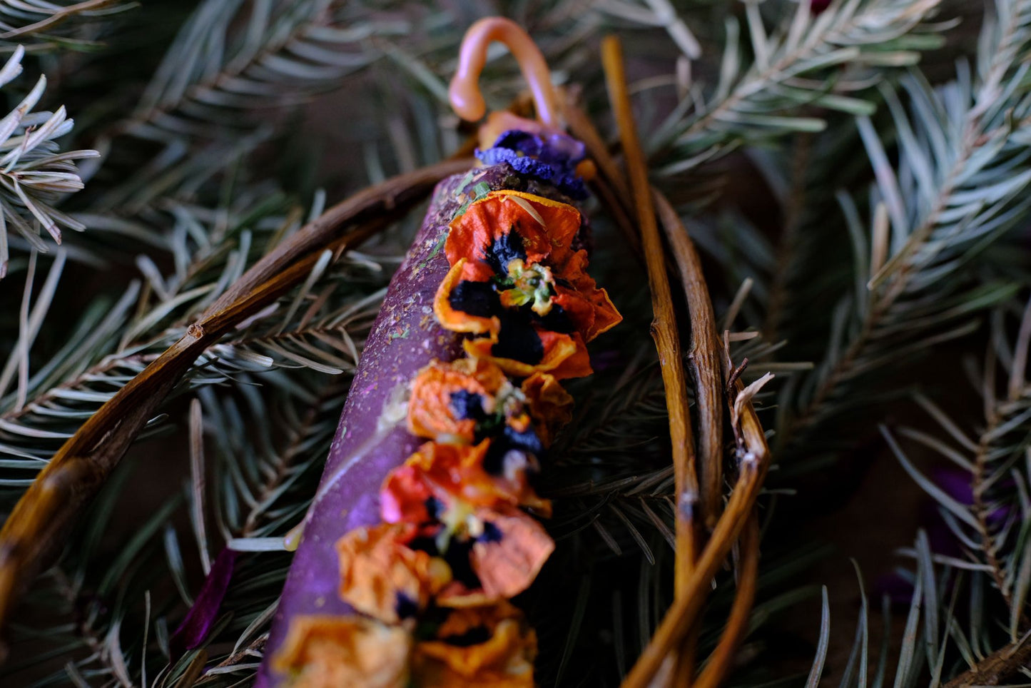 VIOLA – Kerze für dein inneres Kind (Ritualkerze Violet/Rosa)